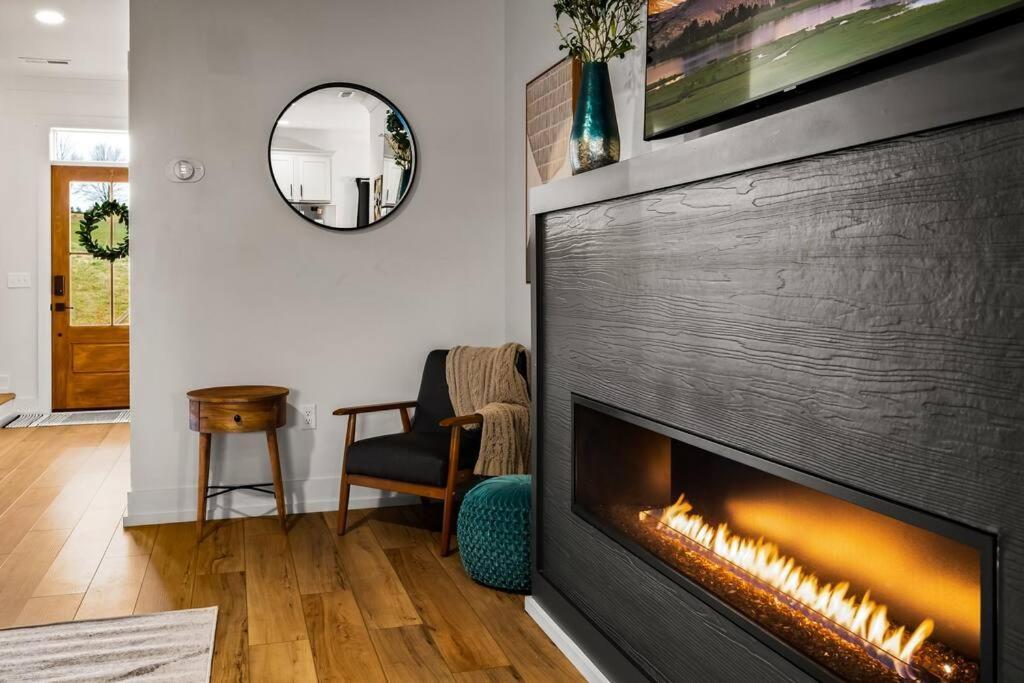 *Dog Friendly*Modern Home-Minutes To Dollywood, Gatlinburg, Smoky Mountains & Pigeon Forge! Bagian luar foto