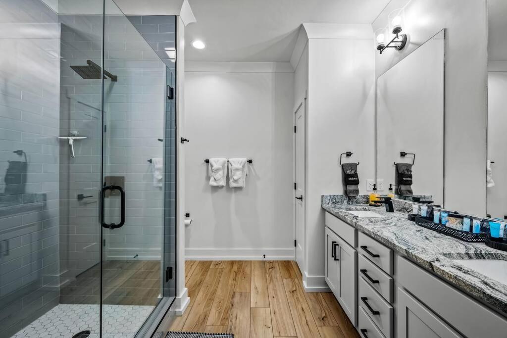 *Dog Friendly*Modern Home-Minutes To Dollywood, Gatlinburg, Smoky Mountains & Pigeon Forge! Bagian luar foto