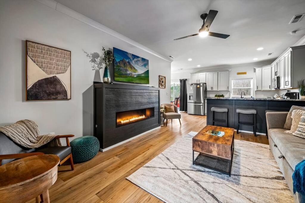 *Dog Friendly*Modern Home-Minutes To Dollywood, Gatlinburg, Smoky Mountains & Pigeon Forge! Bagian luar foto